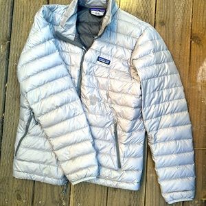 Patagonia unisex Silver medium down jacket